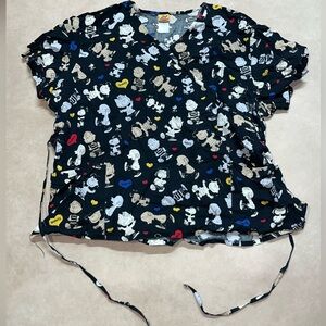 Vintage Black Charlie Brown Snoopy Print Scrub Top